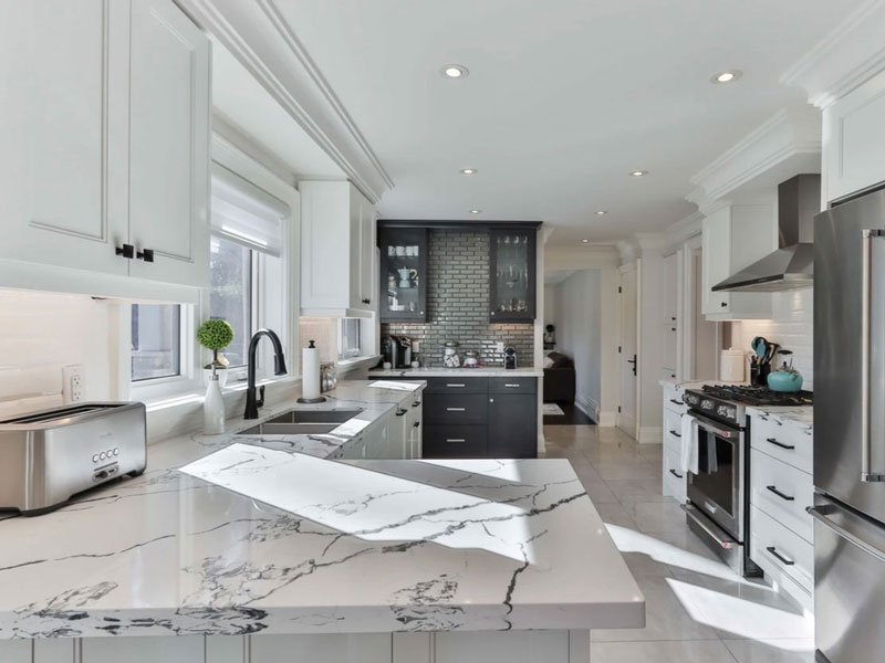 white marble framed countertop